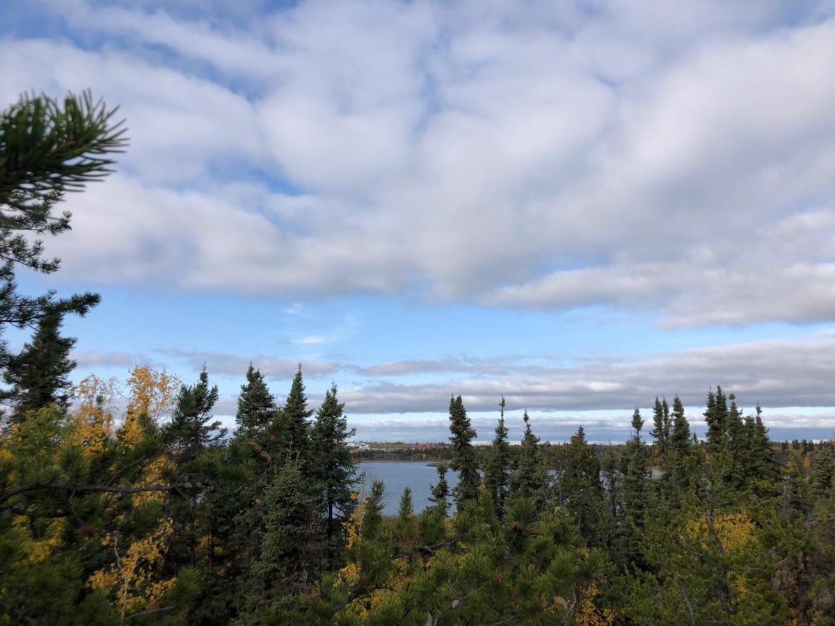 Bed and Breakfast 好丘。Hacho House Yellowknife Zewnętrze zdjęcie