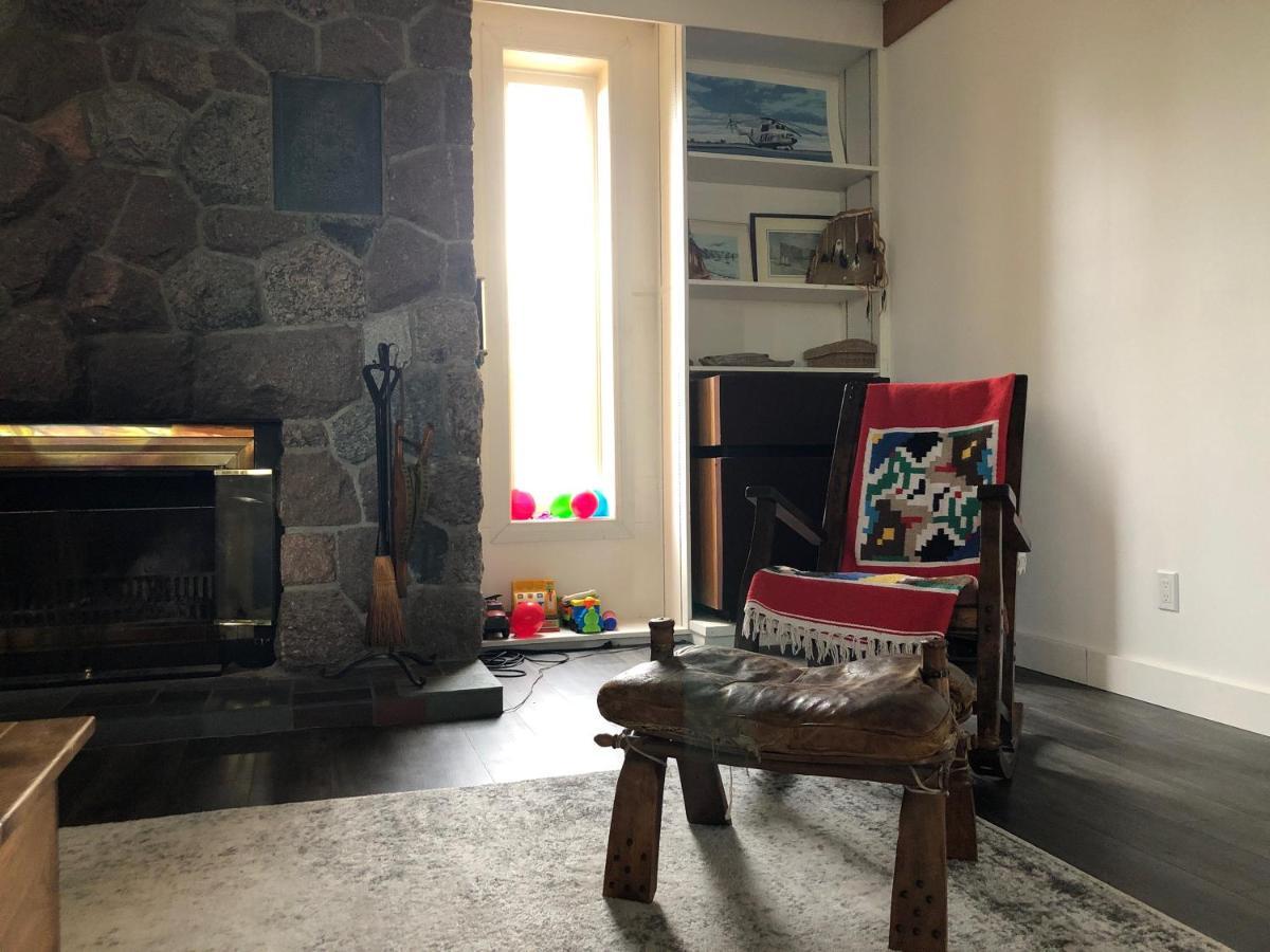 Bed and Breakfast 好丘。Hacho House Yellowknife Zewnętrze zdjęcie