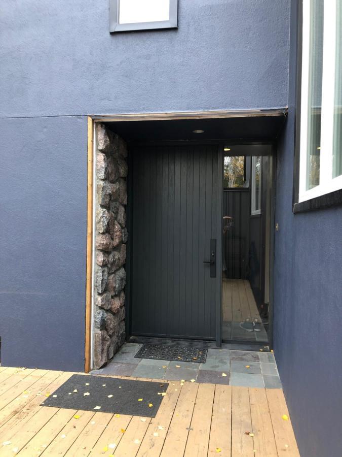 Bed and Breakfast 好丘。Hacho House Yellowknife Zewnętrze zdjęcie