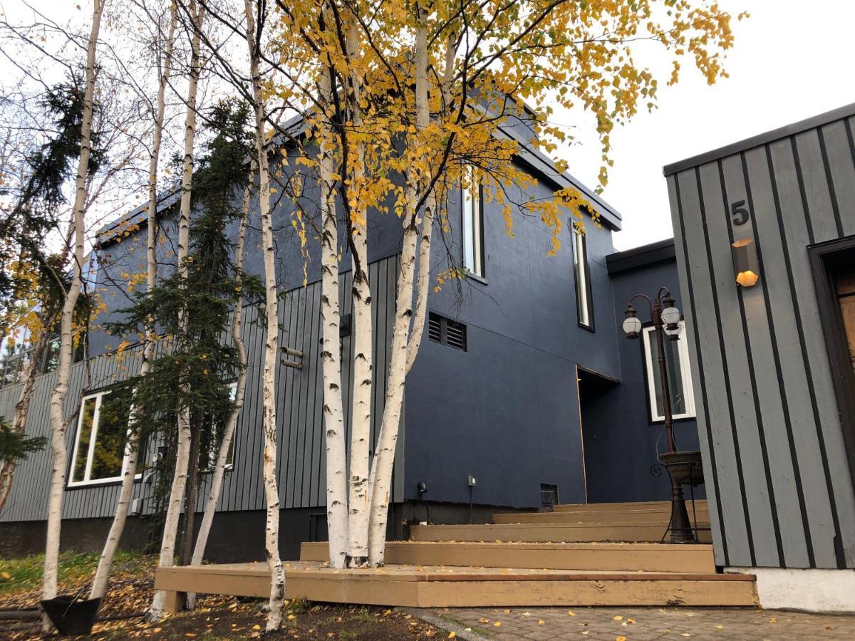 Bed and Breakfast 好丘。Hacho House Yellowknife Zewnętrze zdjęcie